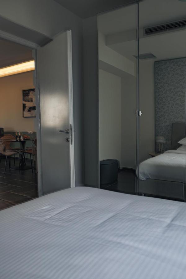 Elite Ermou Suites Atene Esterno foto